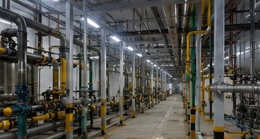Overhead piping and process system corridor